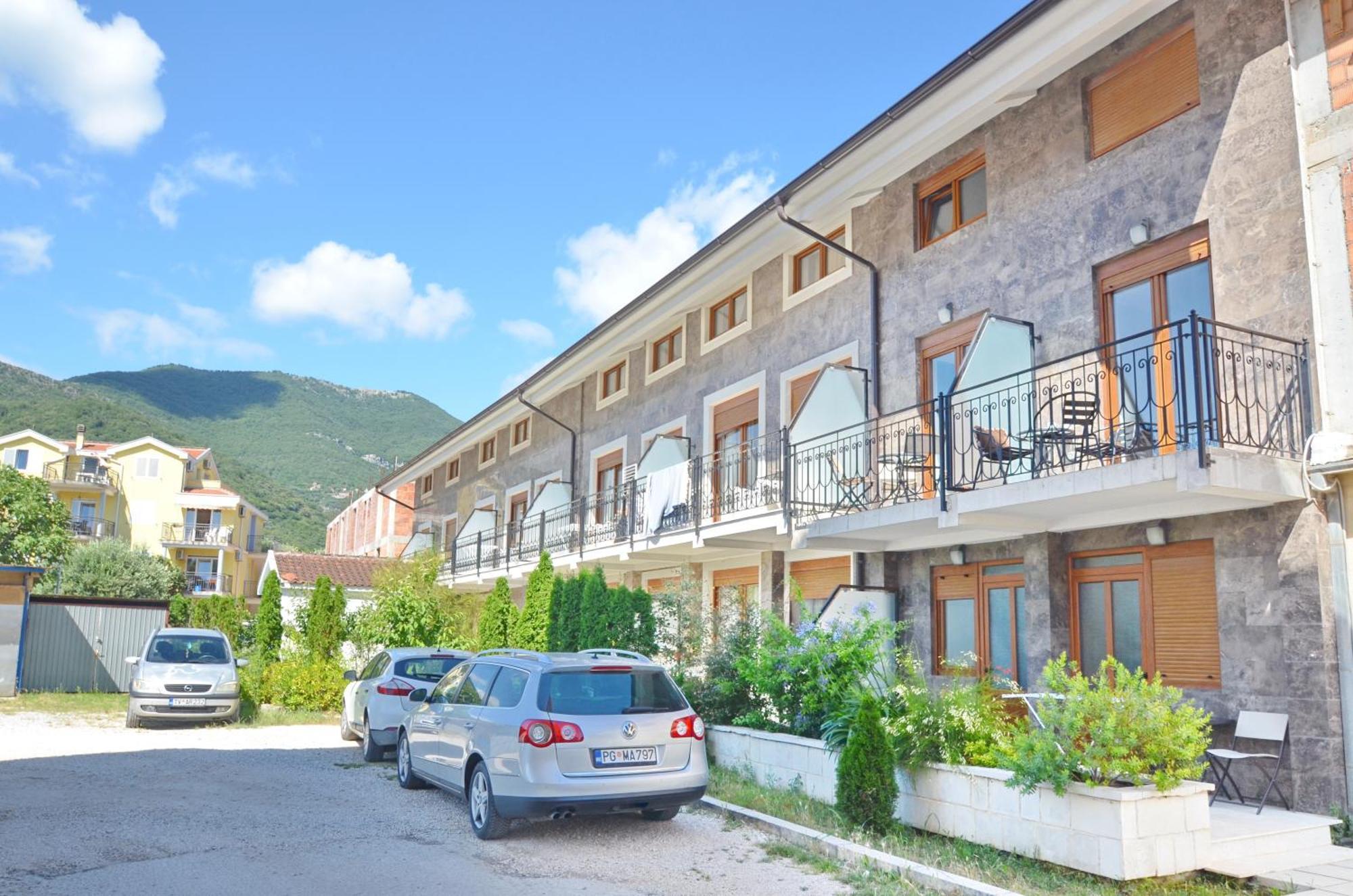 Trojanovic Apartments ティヴァト エクステリア 写真